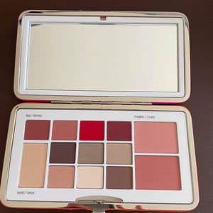 Clinique Case of the Pretties